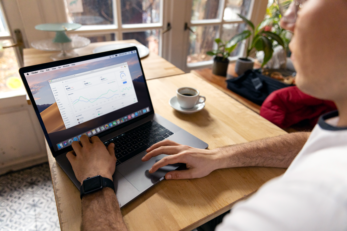 Analyse de logs : ce que Google explore vraiment - Pourquoi l’analyse de logs SEO est indispensable