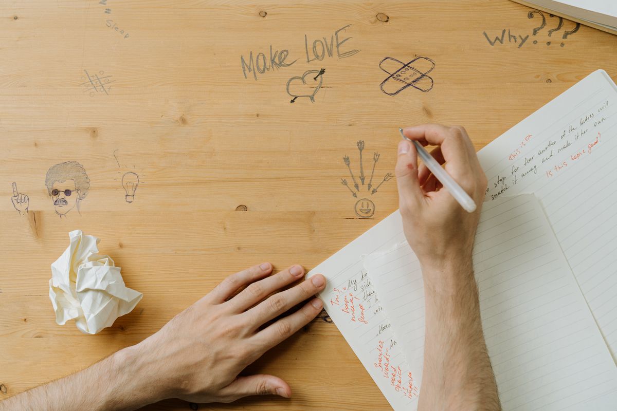 Ghost writing : pourquoi faire appel à un prête-plume ?